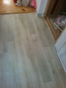 Laminált-parketta-lerakás.jpg